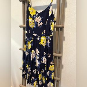 Navy Blue Floral Dress 💙 Old Navy Size Medium, Flowy Fit